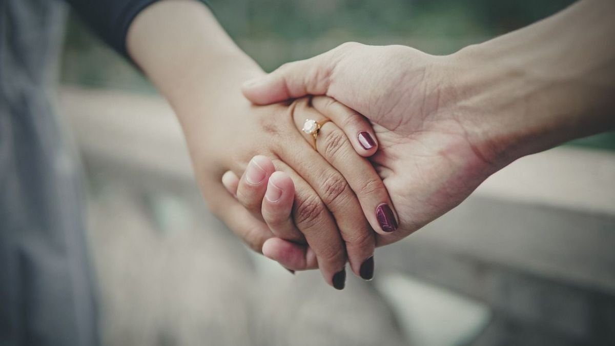 Love in the Modern World: Unmasking the Unique Dating Challenges Women Face Today